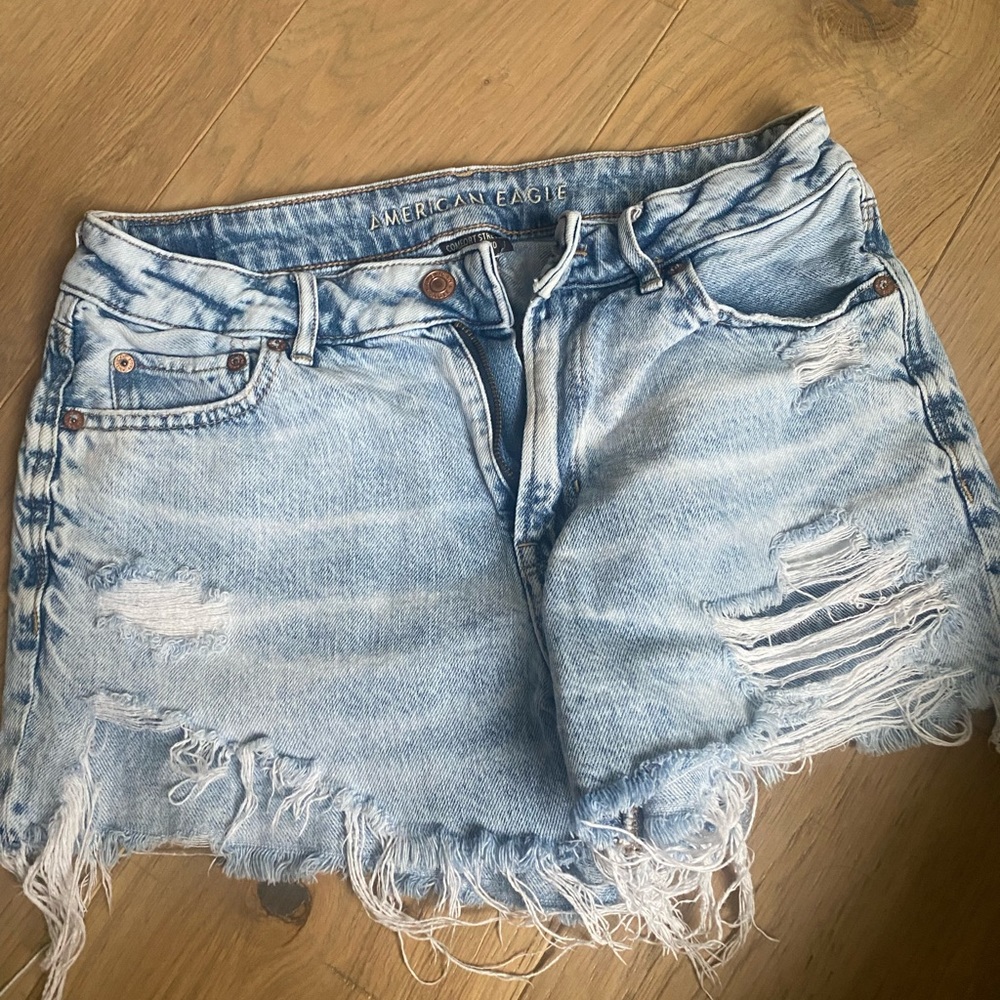 American eagle tomgirl short size 4